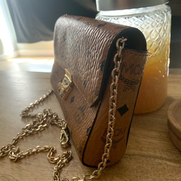 Authentic MCM crossbody bag - Picture 7 of 8